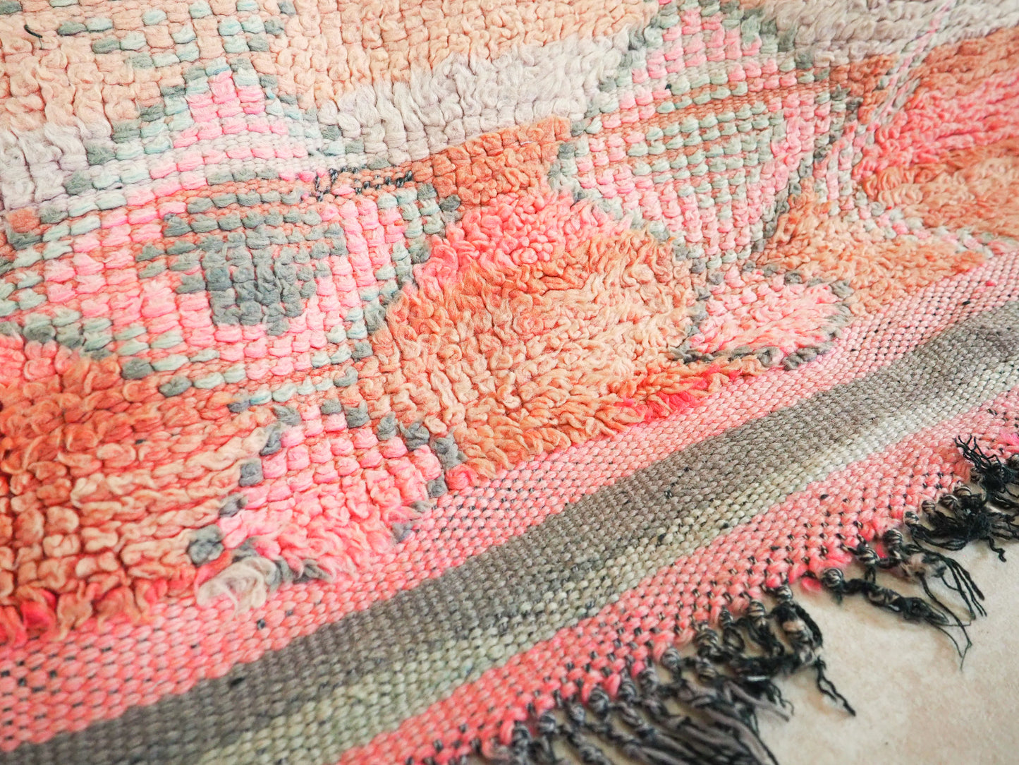 Einzigartiger Boujaad Vintage Teppich `Amira` aus Marokko – Traditionell handgefertigt | 189 x 126 cm