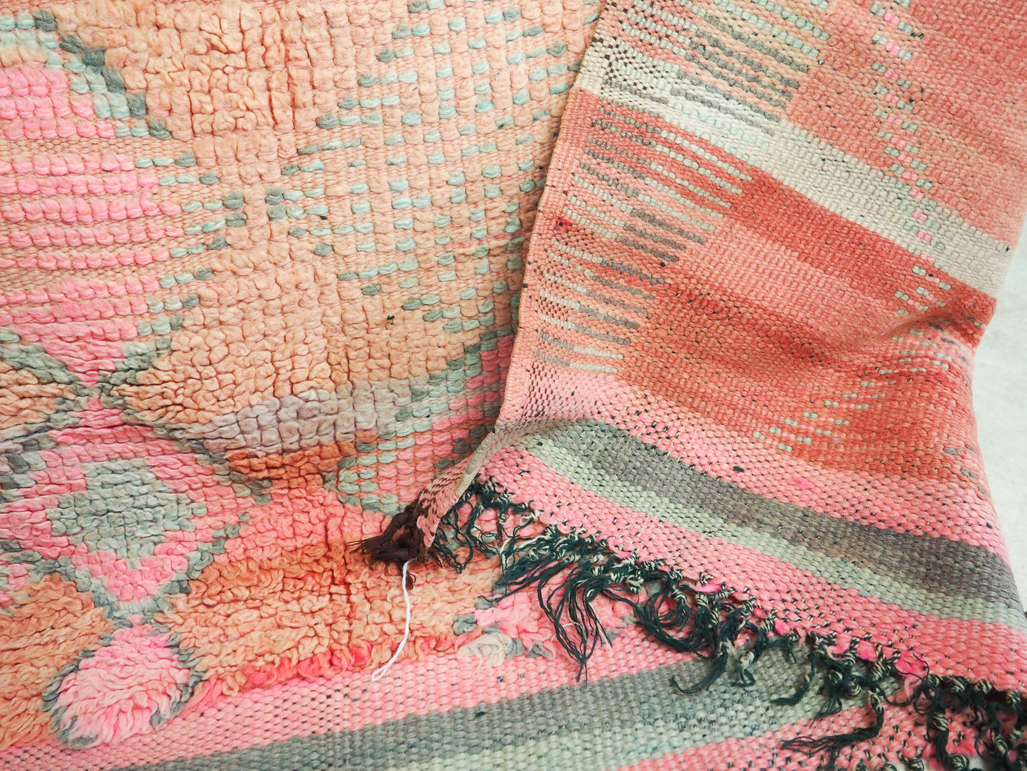 Einzigartiger Boujaad Vintage Teppich `Amira` aus Marokko – Traditionell handgefertigt | 189 x 126 cm