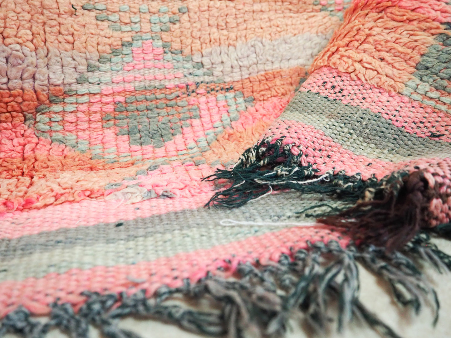 Einzigartiger Boujaad Vintage Teppich `Amira` aus Marokko – Traditionell handgefertigt | 189 x 126 cm