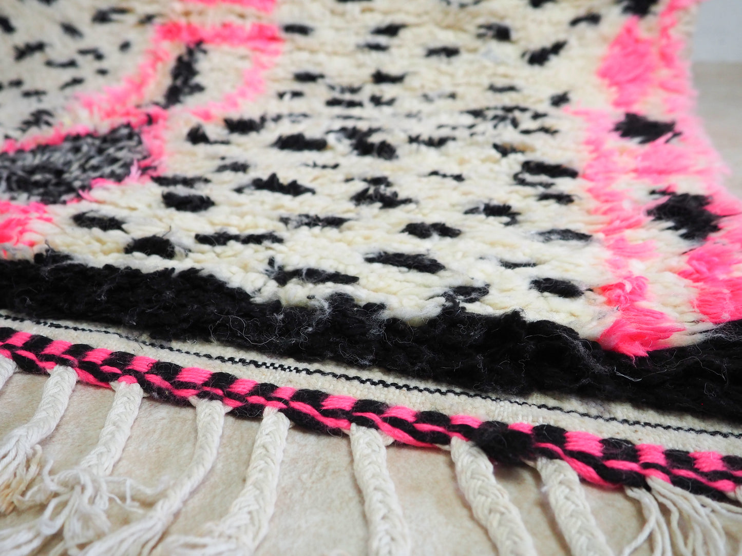 Handgefertigter Azilal Teppich `Soraya` aus Marokko – Boho-Muster und hochwertige Wolle | 230 x 133 cm