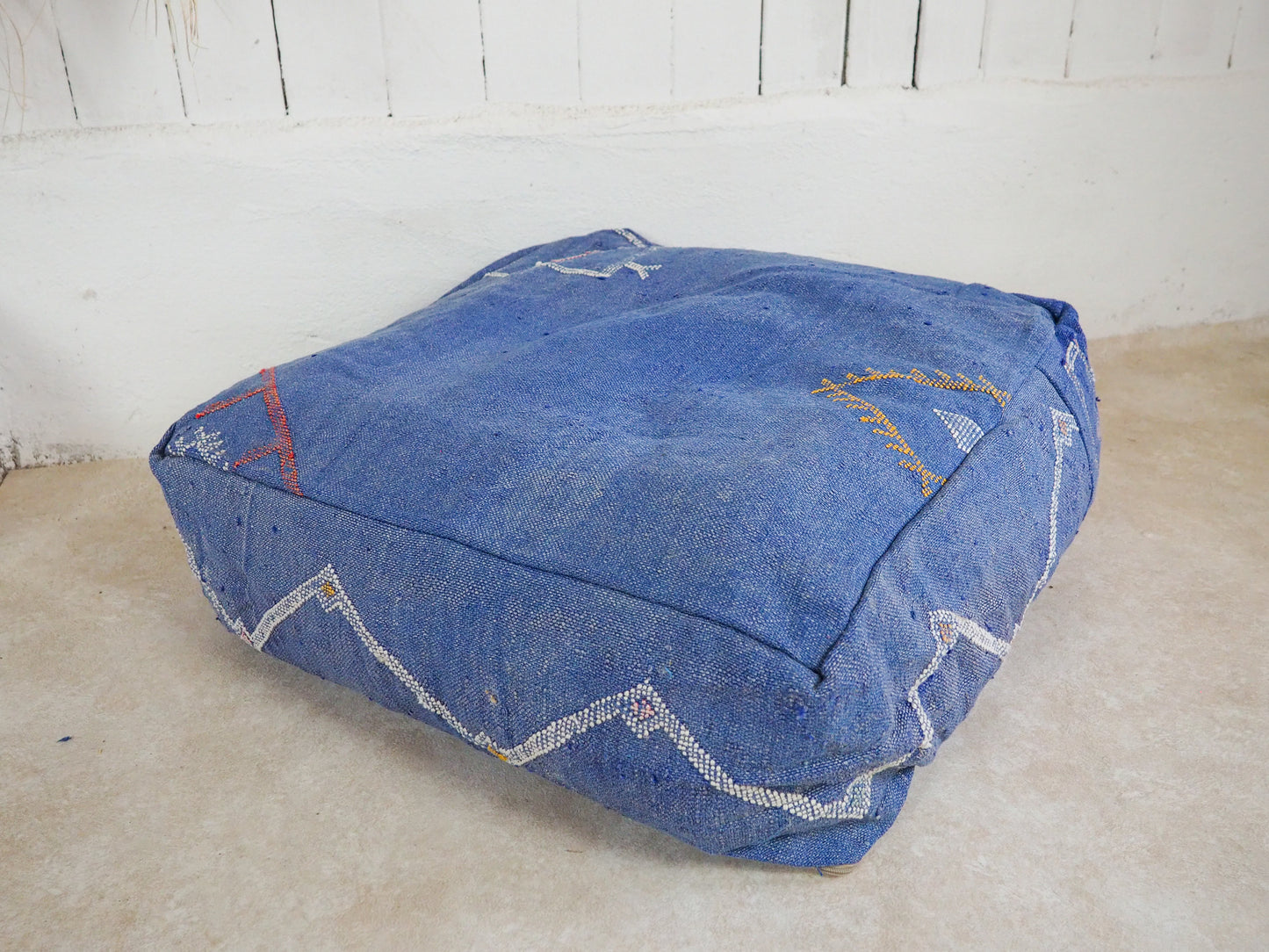 Marokkanischer Sabra Pouf ´Soukaina´ – Handgefertigt aus Kaktusseide