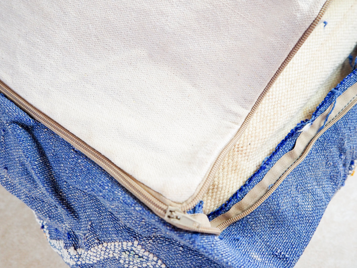 Marokkanischer Sabra Pouf ´Soukaina´ – Handgefertigt aus Kaktusseide