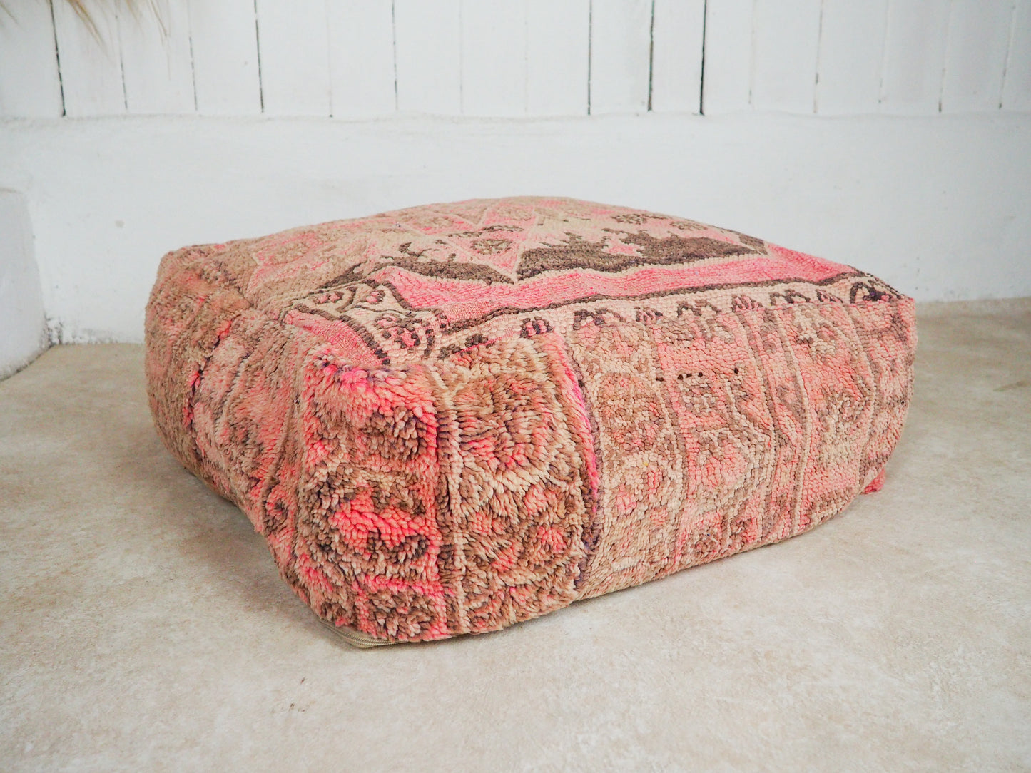 Marokkanischer Vintage Ait Yaakoub Pouf ´Najma´ - Handgefertigt aus nachhaltiger Wolle