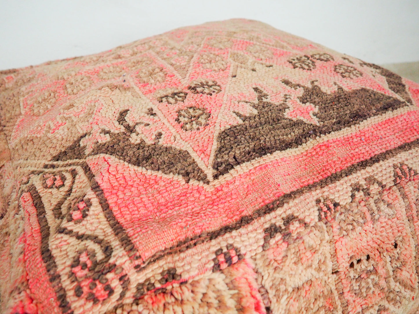 Marokkanischer Vintage Ait Yaakoub Pouf ´Najma´ - Handgefertigt aus nachhaltiger Wolle