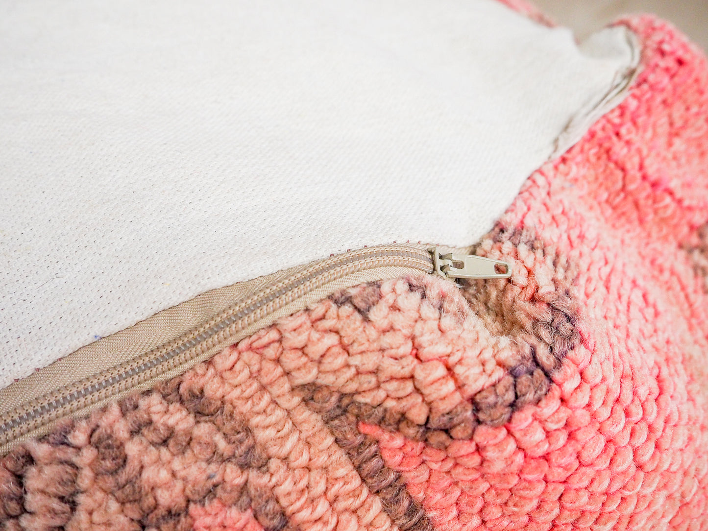 Marokkanischer Vintage Ait Yaakoub Pouf ´Najma´ - Handgefertigt aus nachhaltiger Wolle