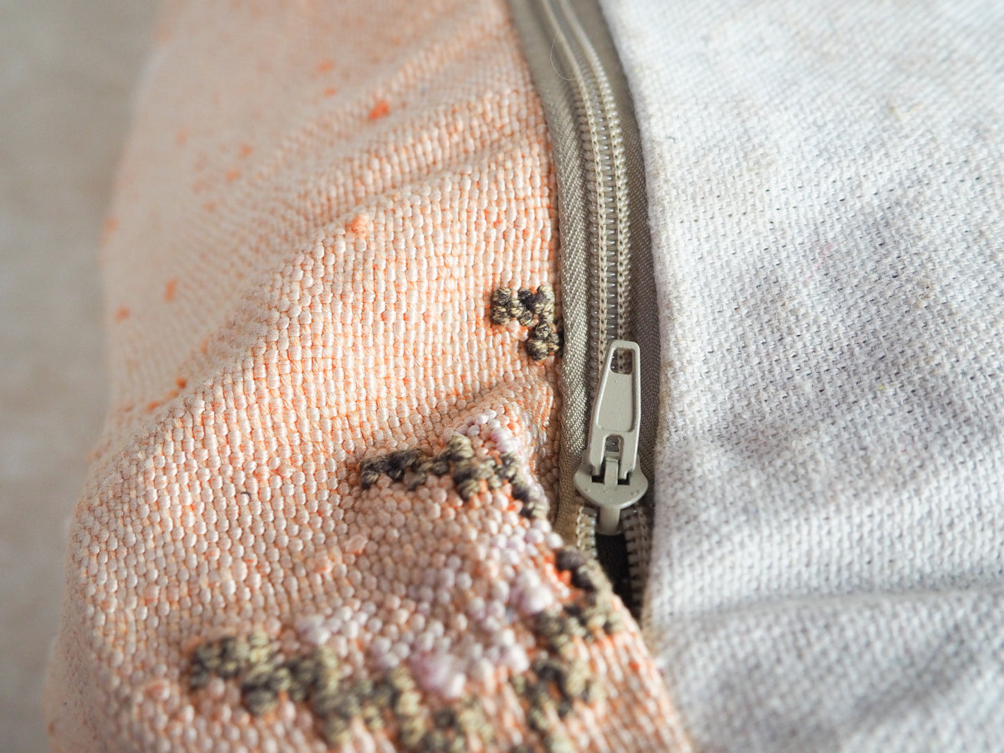 Marokkanischer Sabra Pouf ´Halima´ – Handgefertigt aus Kaktusseide