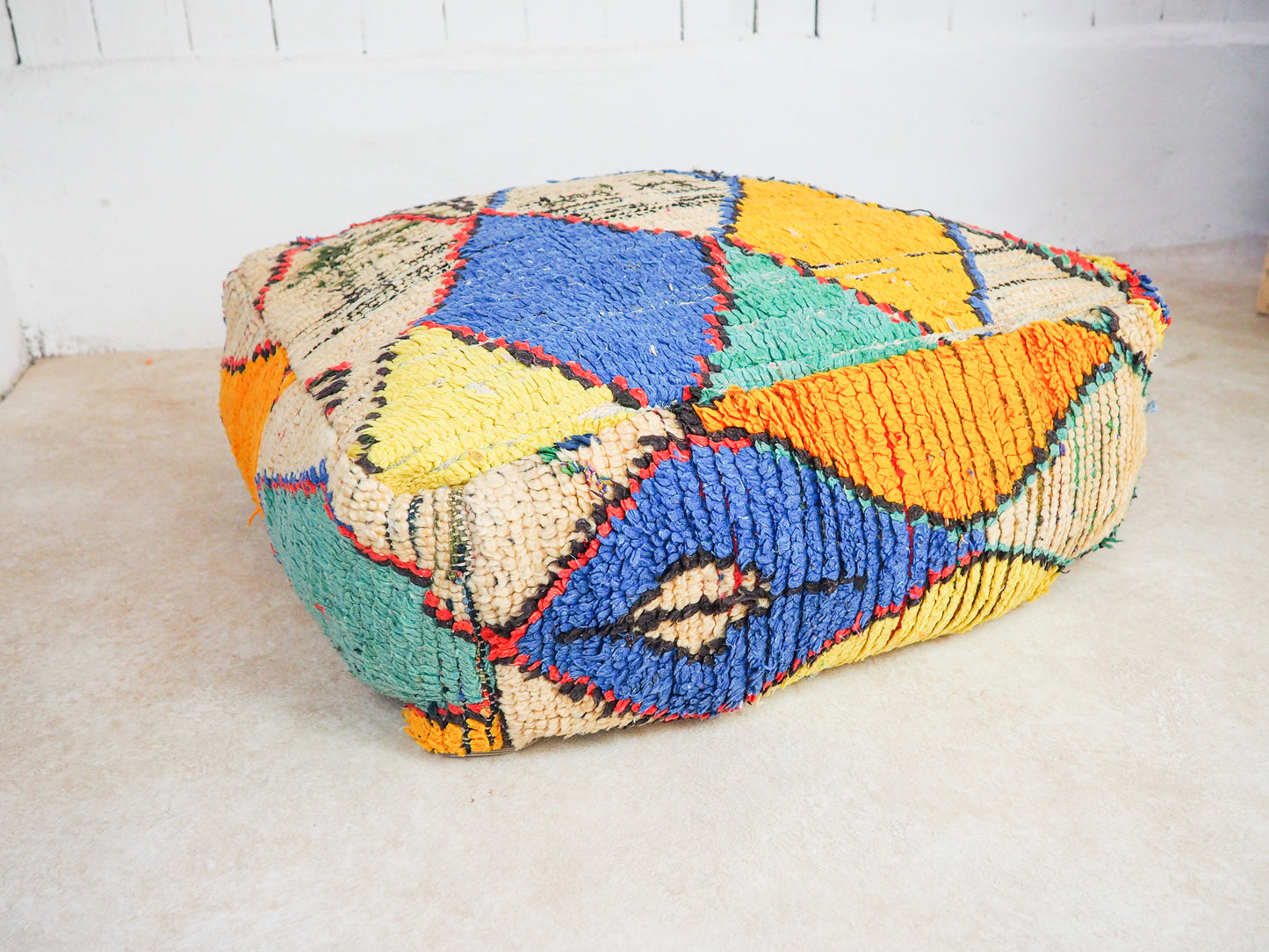 Marokkanischer Azilal Pouf "Sorouk" – Handgefertigt aus Naturmaterialien