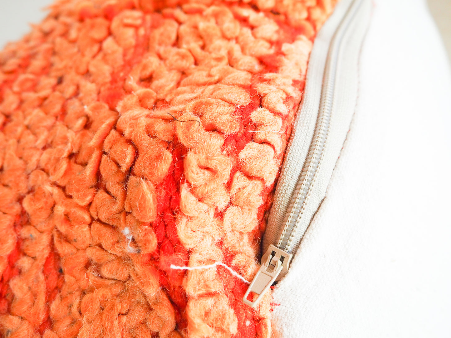 Marokkanischer Beni Mguild Pouf ´laymouna´ - handgefertigt aus Bio-Wolle