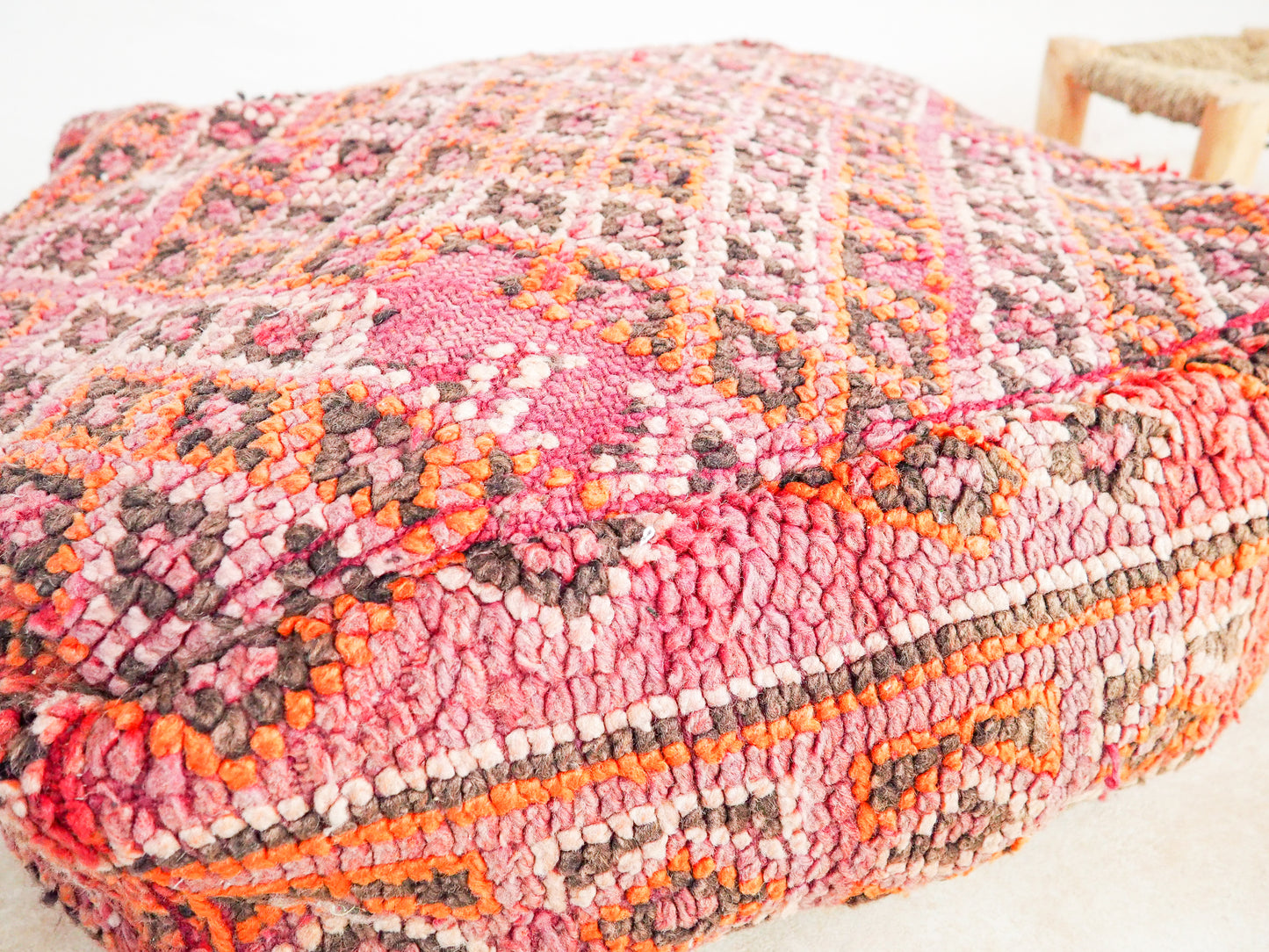 Marokkanischer Beni Mguild Pouf ´Fatima´ - handgefertigt aus Bio-Wolle