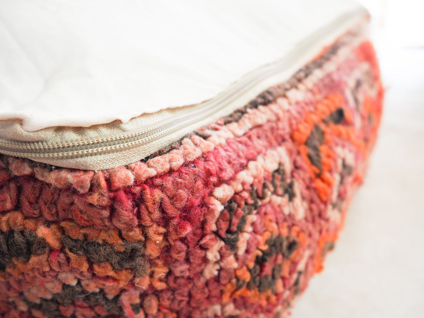 Marokkanischer Beni Mguild Pouf ´Fatima´ - handgefertigt aus Bio-Wolle