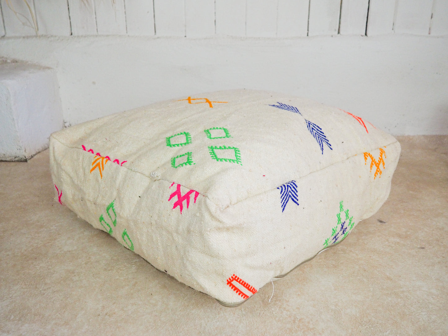 Handgefertigter Kilim Pouf aus Marokko ´fonoun´ – Traditionelles Design und Naturmaterialien
