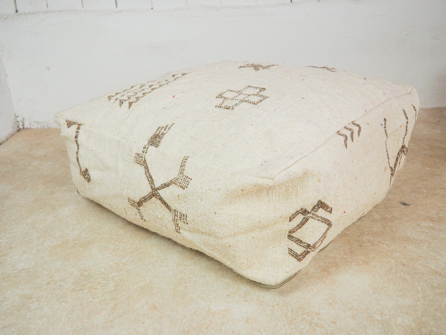 Handgefertigter Kilim Pouf aus Marokko ´marocdyali´ – Traditionelles Design und Naturmaterialien