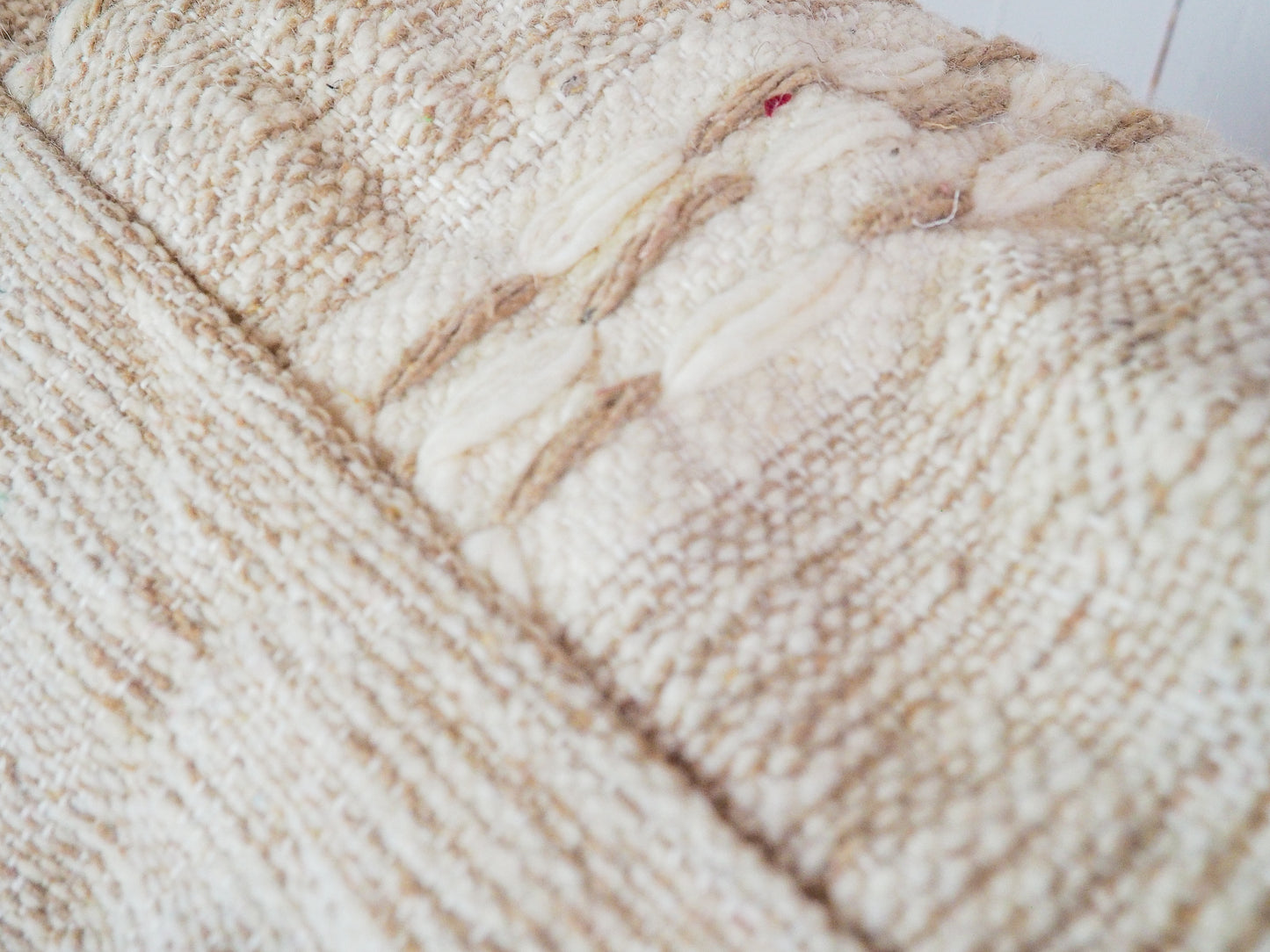 Marokkanischer Zanafi Pouf ´chaouia´ – Handgefertigt aus Bio-Wolle