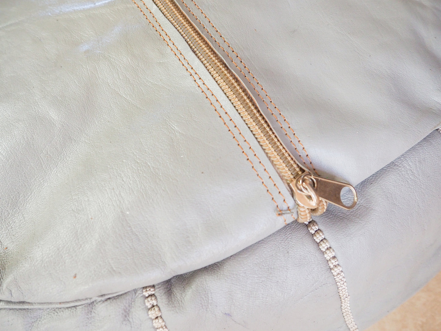 Handgefertigter Echtleder Pouf "Imane" – Marokkanisches Design und Boho-Chic