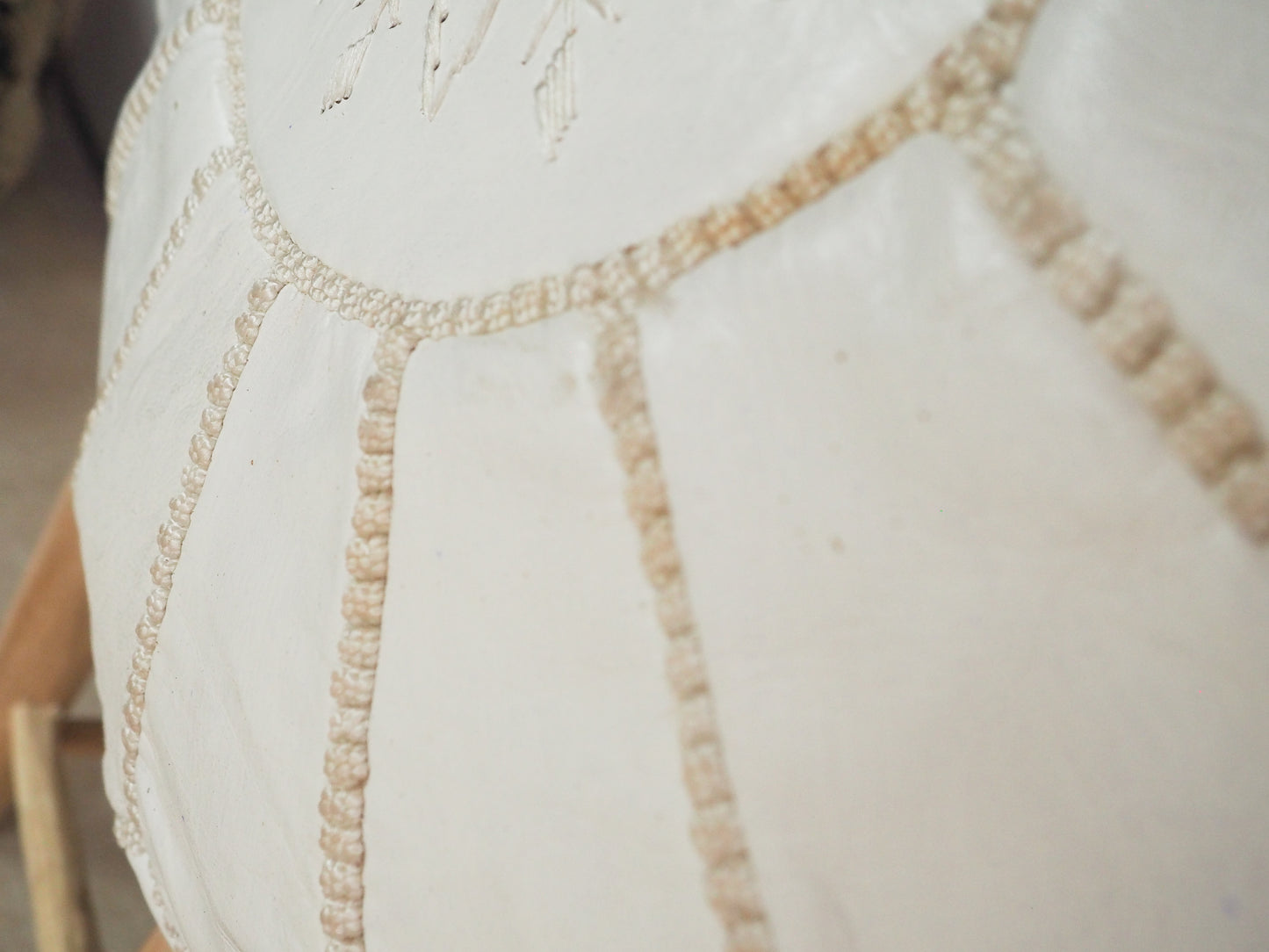 Handgefertigter Echtleder Pouf "Imane" – Marokkanisches Design und Boho-Chic