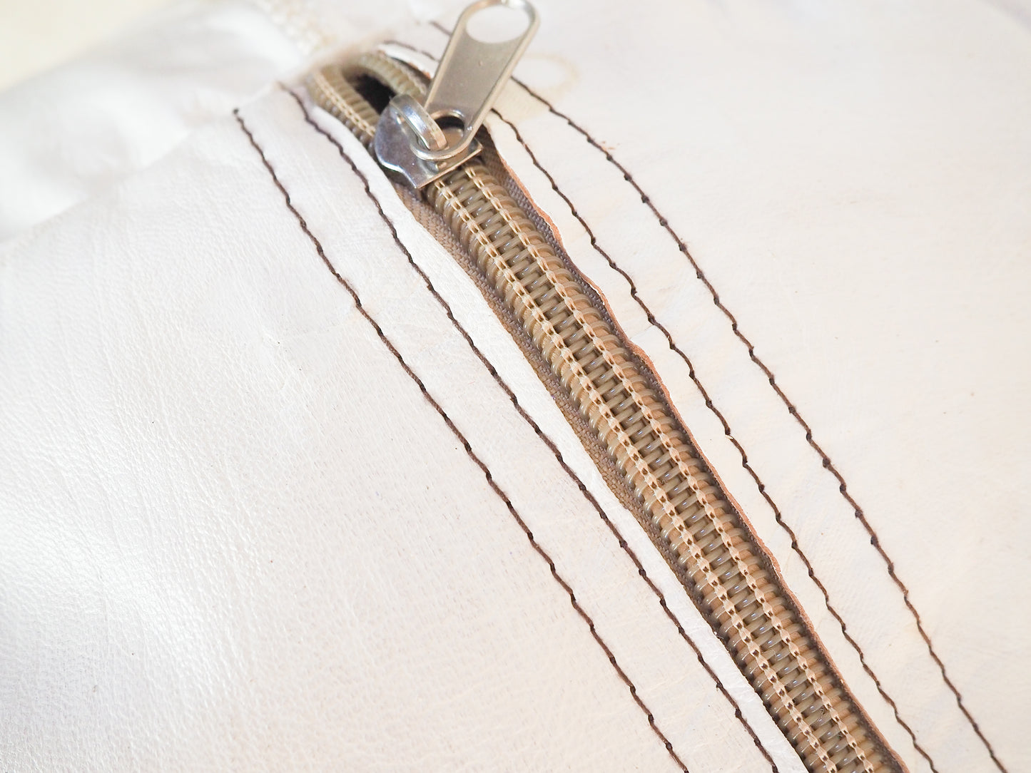 Handgefertigter Echtleder Pouf "Imane" – Marokkanisches Design und Boho-Chic