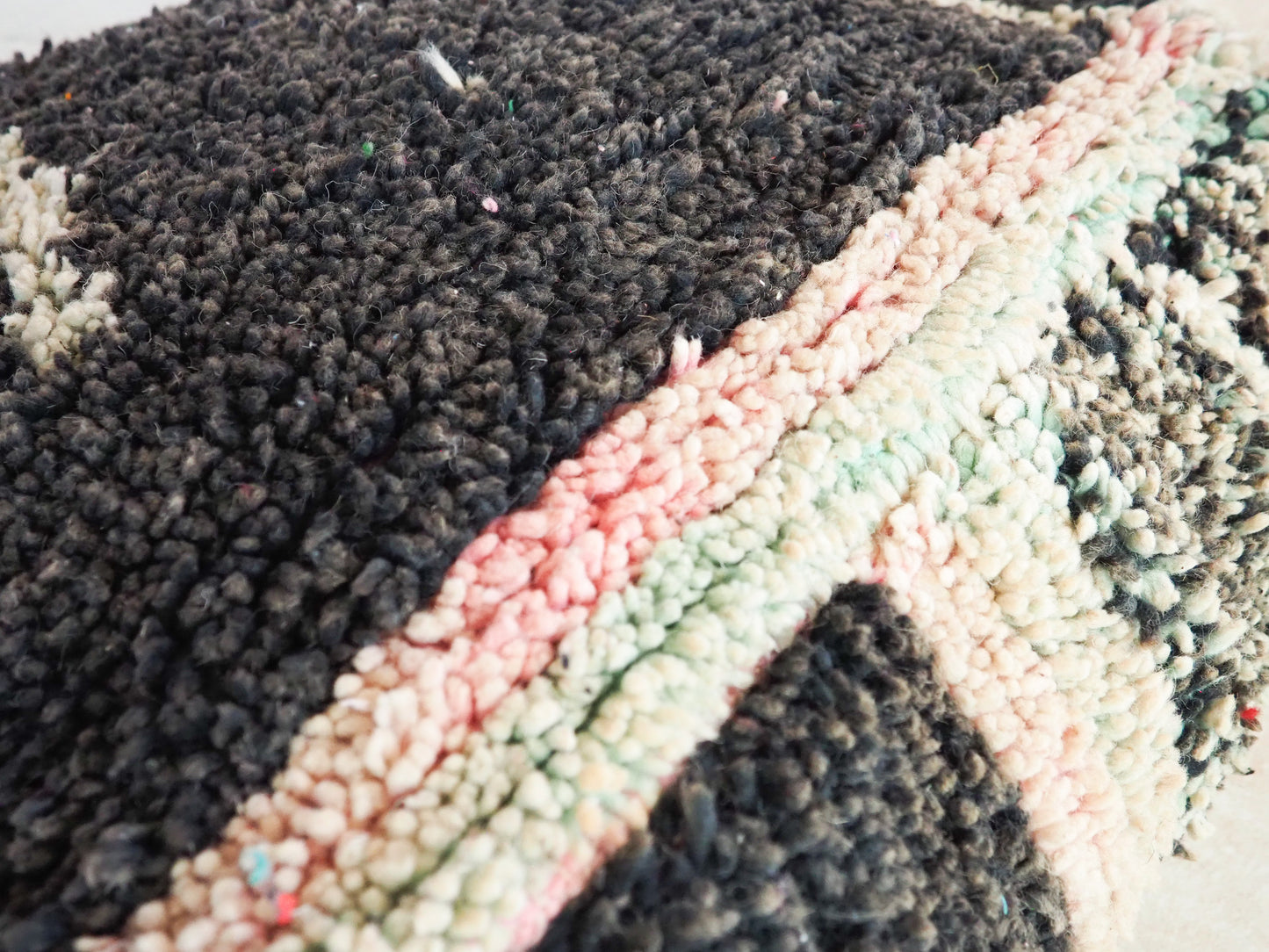 Marokkanischer Boujaad Pouf ´fajer´ - handgefertigt aus Bio-Wolle