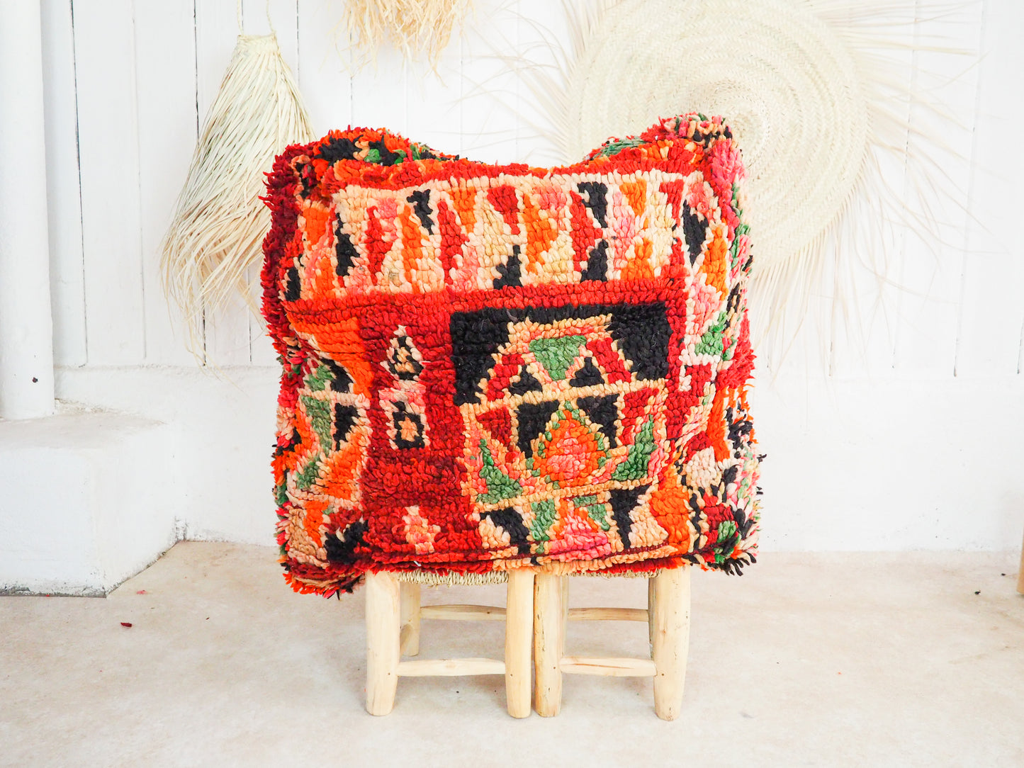 Marokkanischer Boujaad Pouf ´rougi´ - handgefertigt aus Bio-Wolle