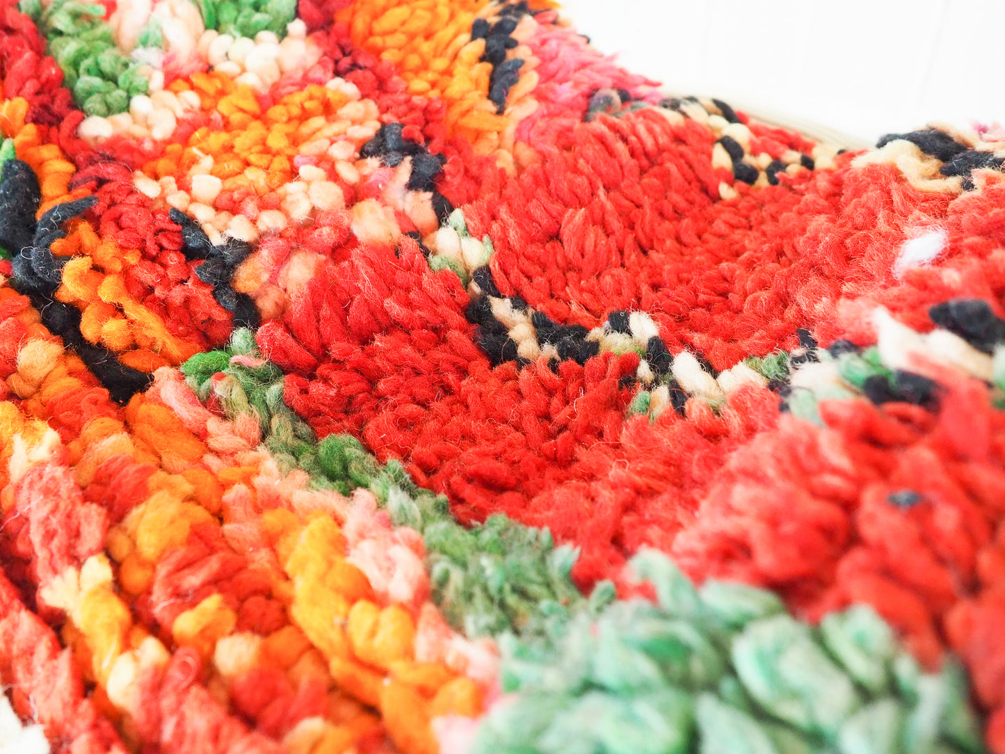 Marokkanischer Boujaad Pouf ´rougi´ - handgefertigt aus Bio-Wolle