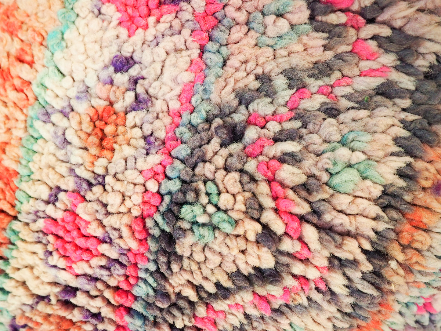 Marokkanischer Boujaad Pouf ´jamila´ - handgefertigt aus Bio-Wolle