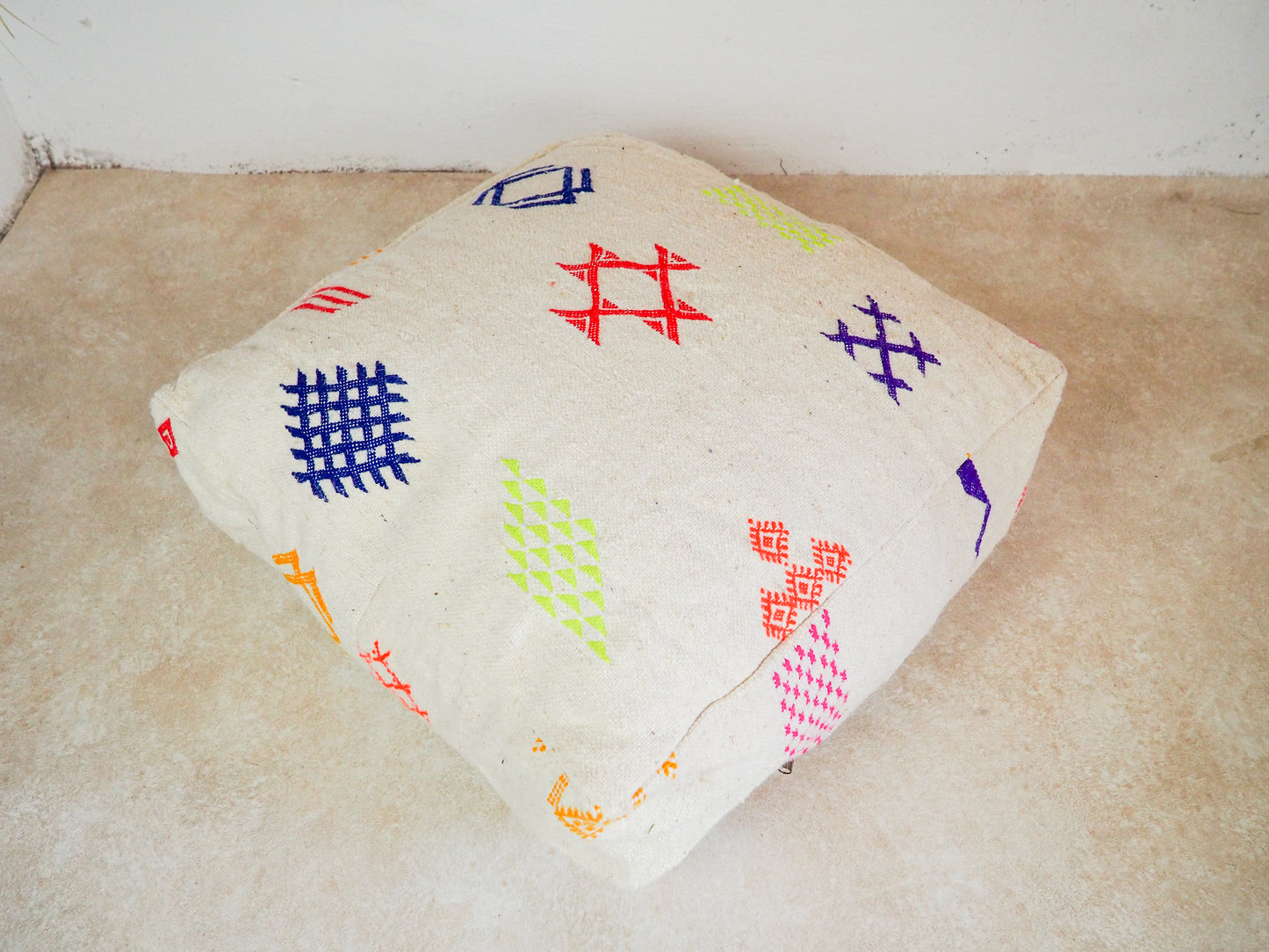Handgefertigter Kilim Pouf aus Marokko ´Rachida´ – Traditionelles Design und Naturmaterialien