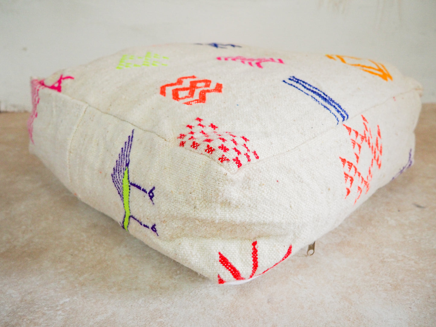 Handgefertigter Kilim Pouf aus Marokko ´Amina´ – Traditionelles Design und Naturmaterialien
