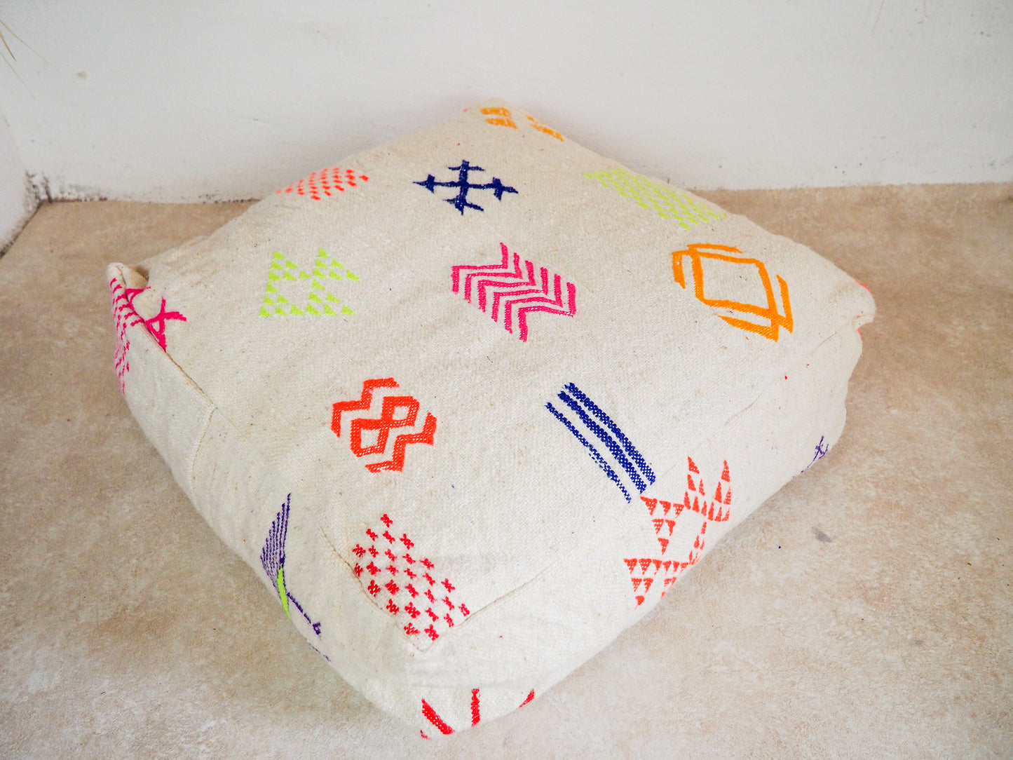 Handgefertigter Kilim Pouf aus Marokko ´Amina´ – Traditionelles Design und Naturmaterialien