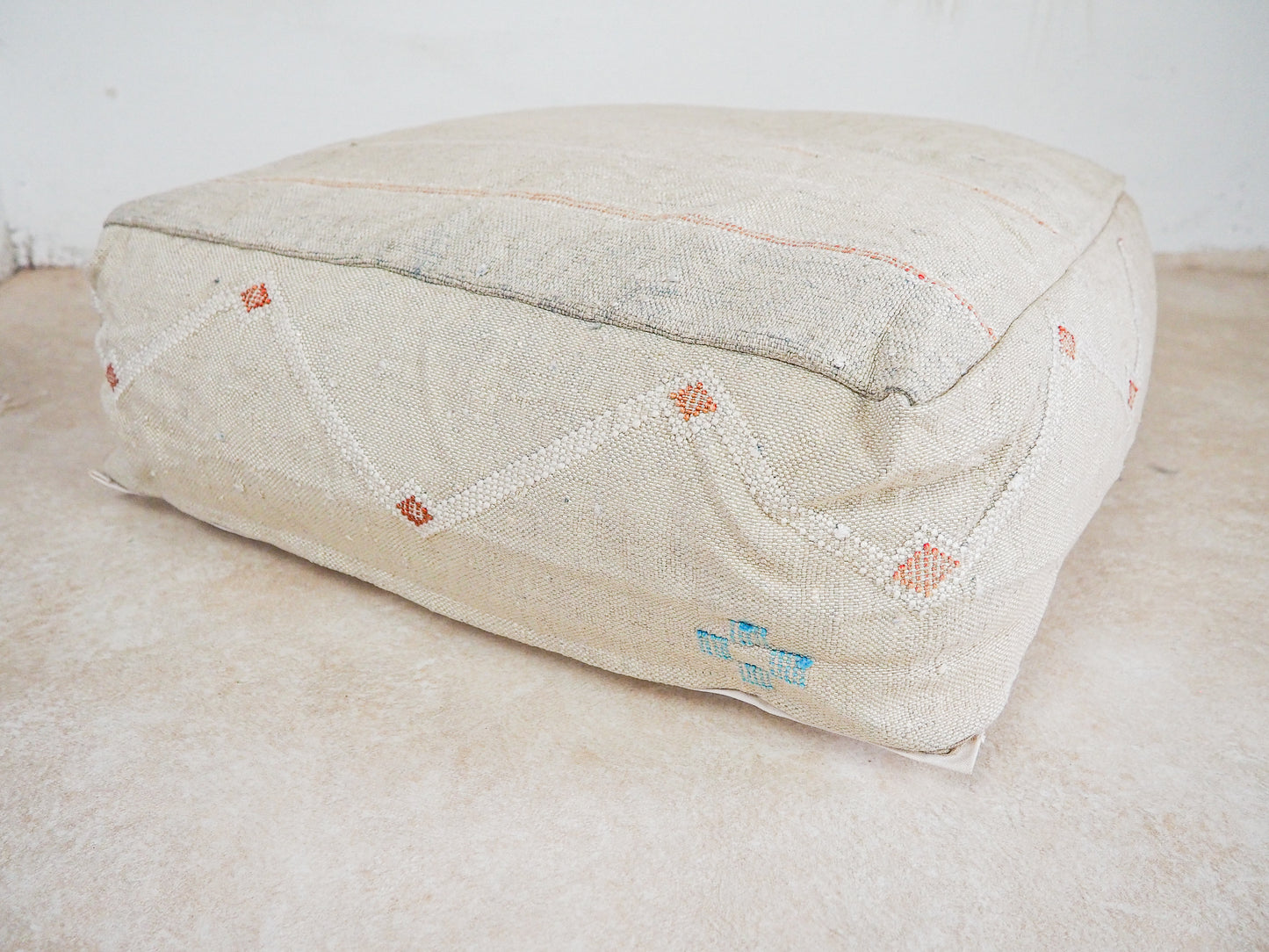 Marokkanischer Sabra Pouf ´Siham´ – Handgefertigt aus Kaktusseide