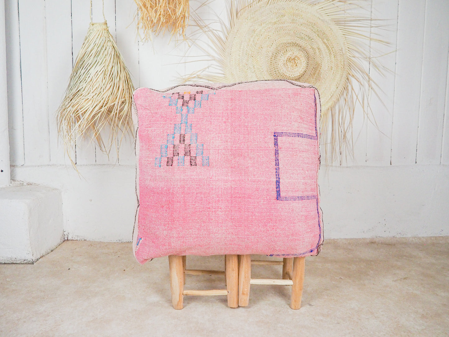 Marokkanischer Sabra Pouf ´Kenza´ – Handgefertigt aus Kaktusseide