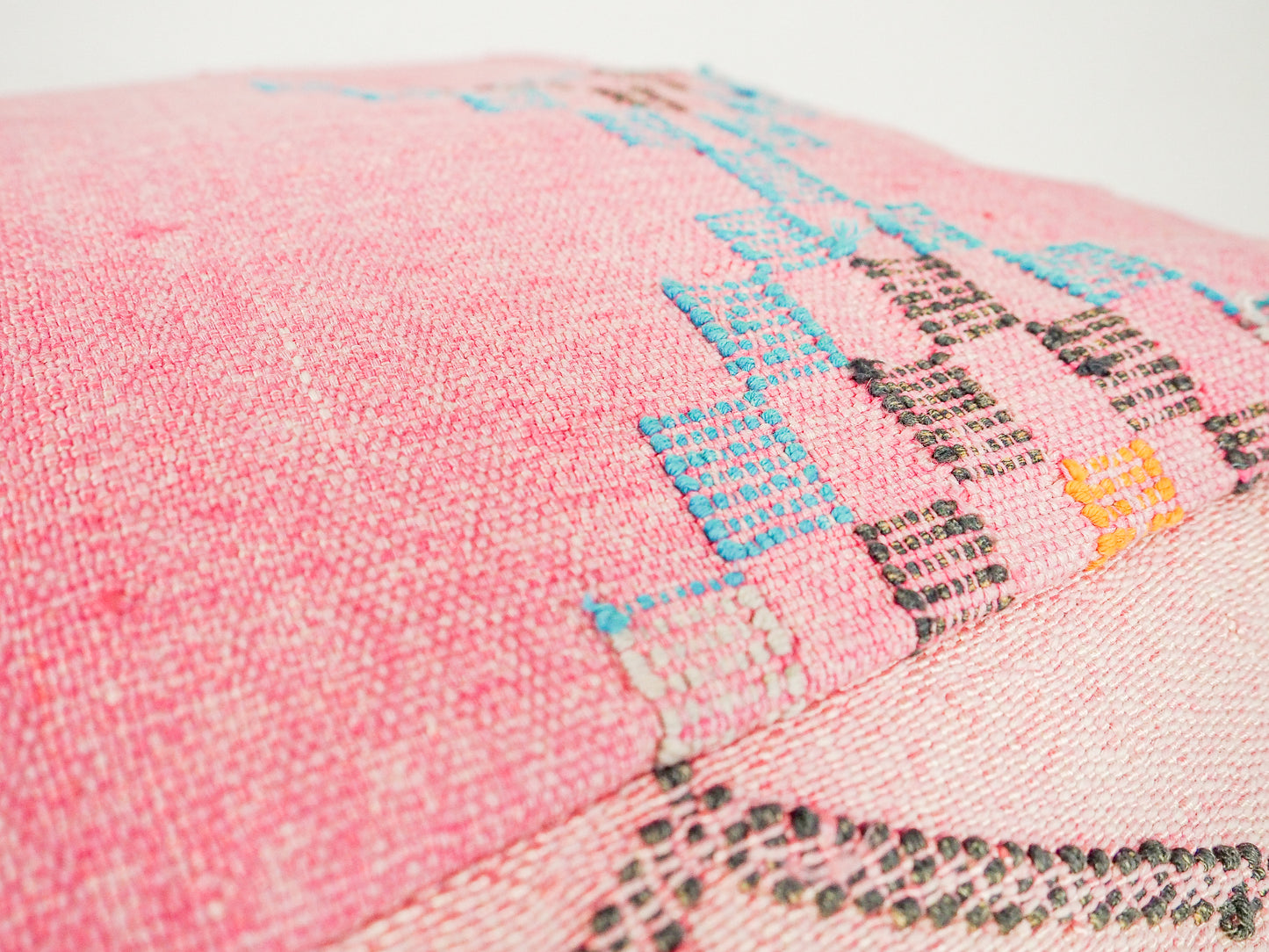 Marokkanischer Sabra Pouf ´Kenza´ – Handgefertigt aus Kaktusseide