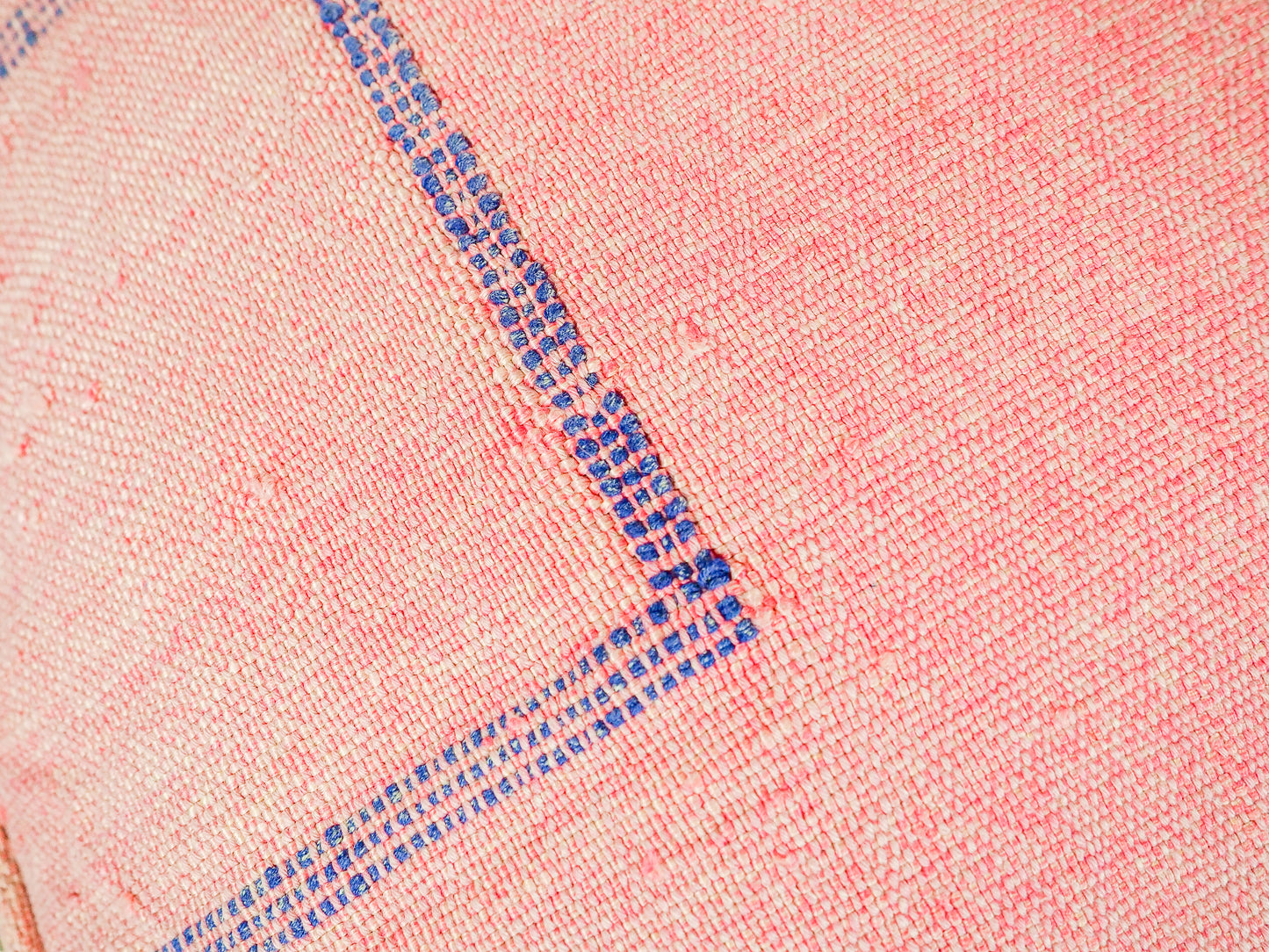 Marokkanischer Sabra Pouf ´Kenza´ – Handgefertigt aus Kaktusseide