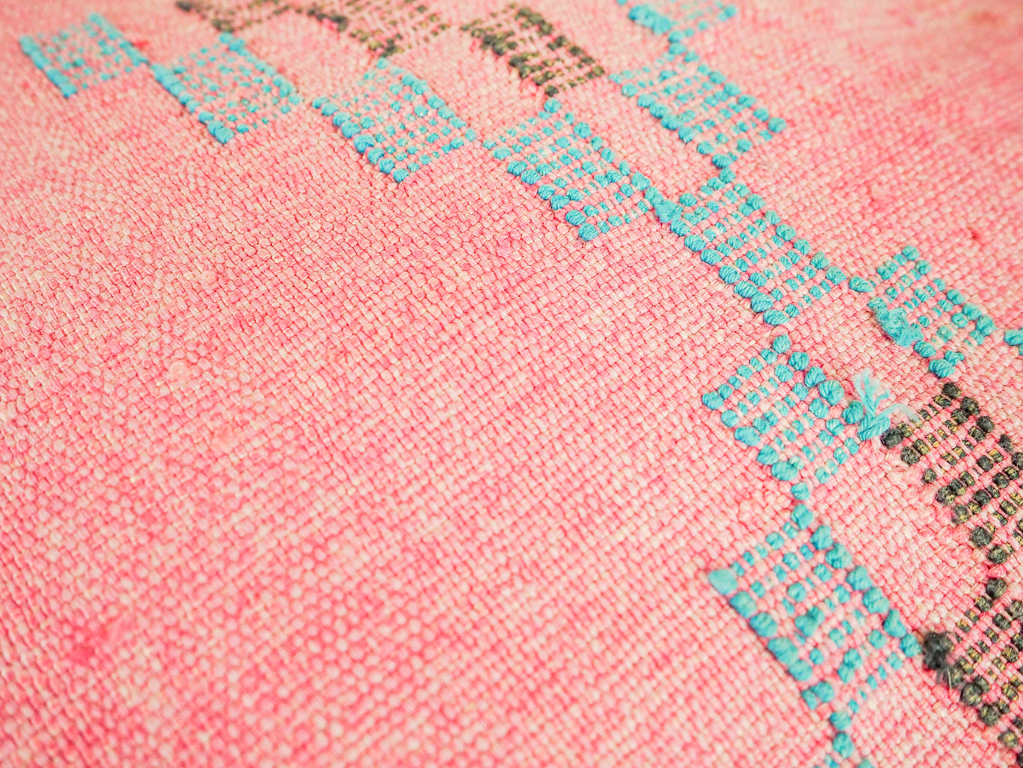 Marokkanischer Sabra Pouf ´Kenza´ – Handgefertigt aus Kaktusseide