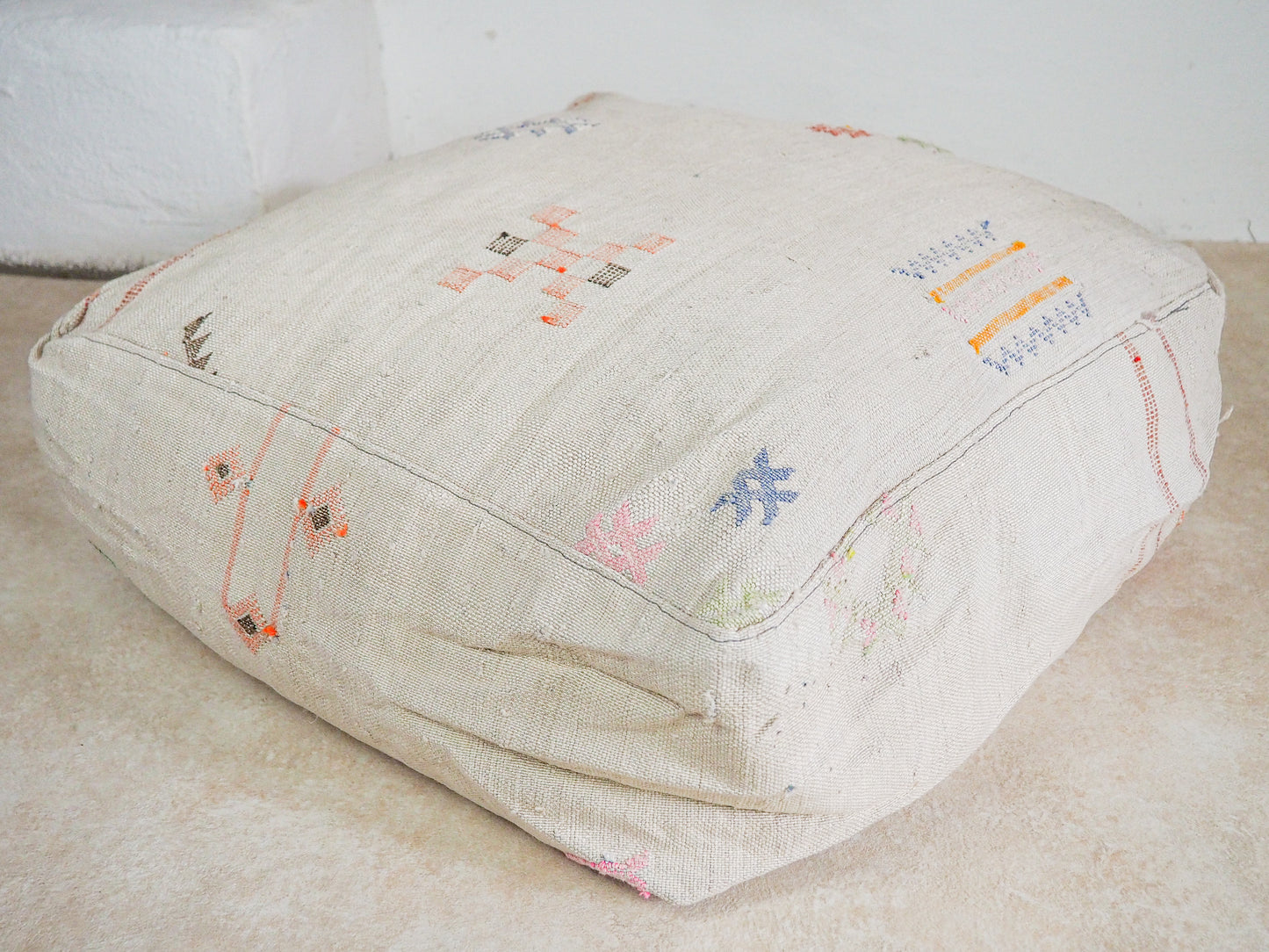 Marokkanischer Sabra Pouf ´Zaynab´ – Handgefertigt aus Kaktusseide