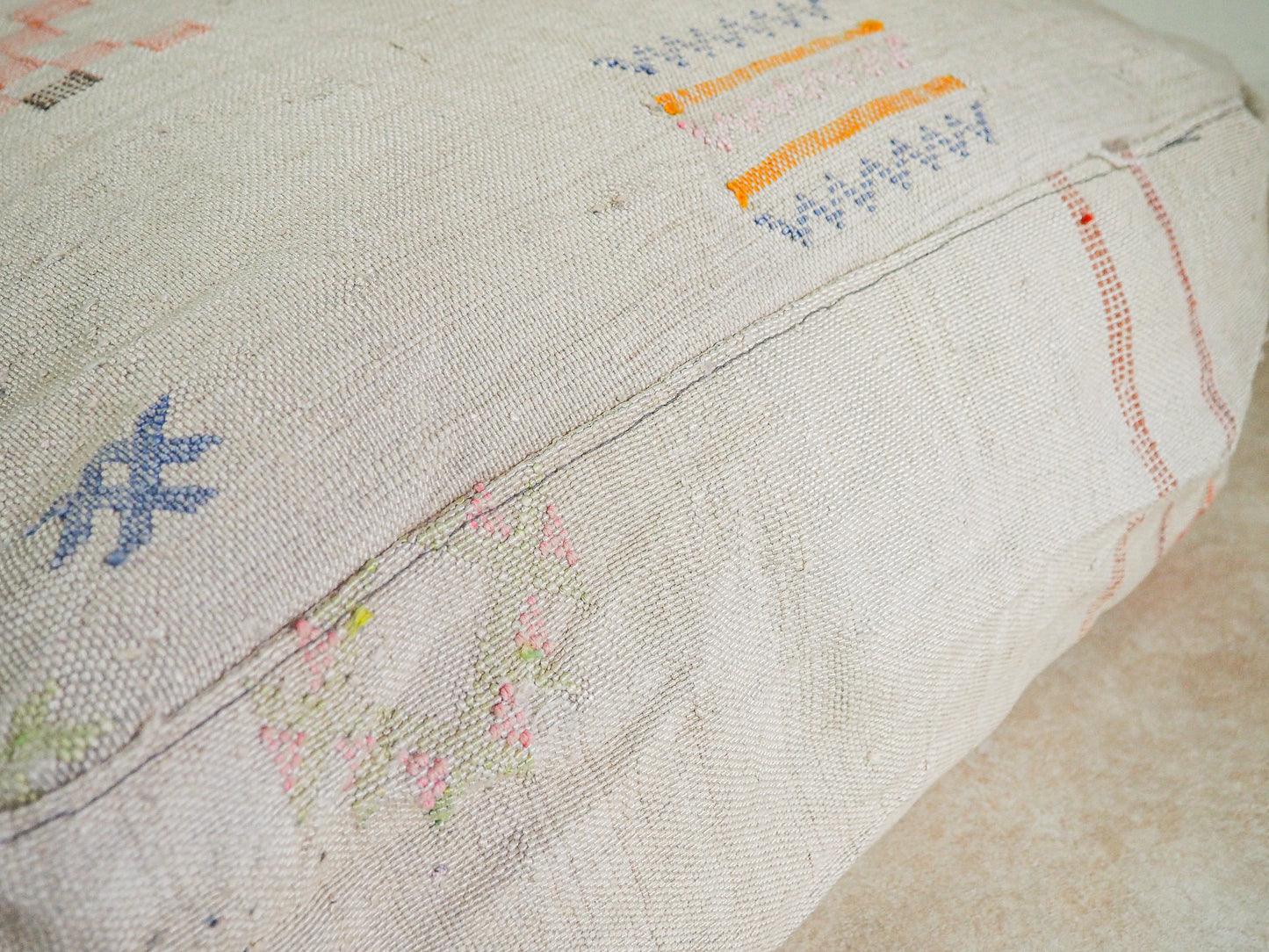 Marokkanischer Sabra Pouf ´Zaynab´ – Handgefertigt aus Kaktusseide