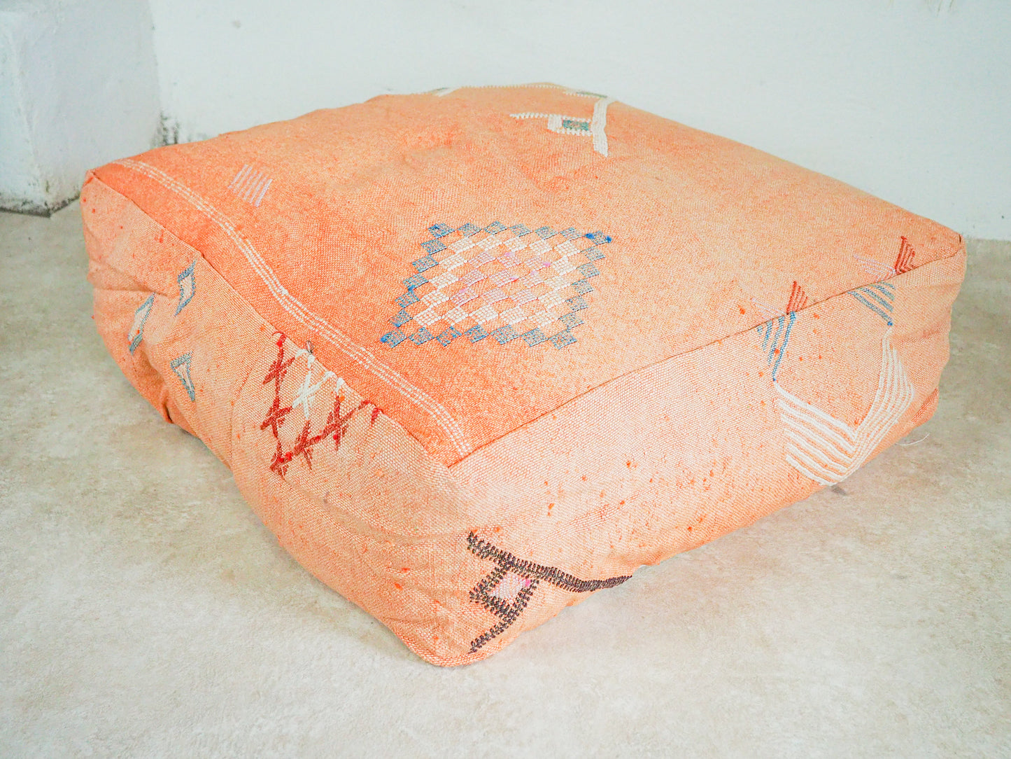 Marokkanischer Sabra Pouf ´Fatna´ – Handgefertigt aus Kaktusseide