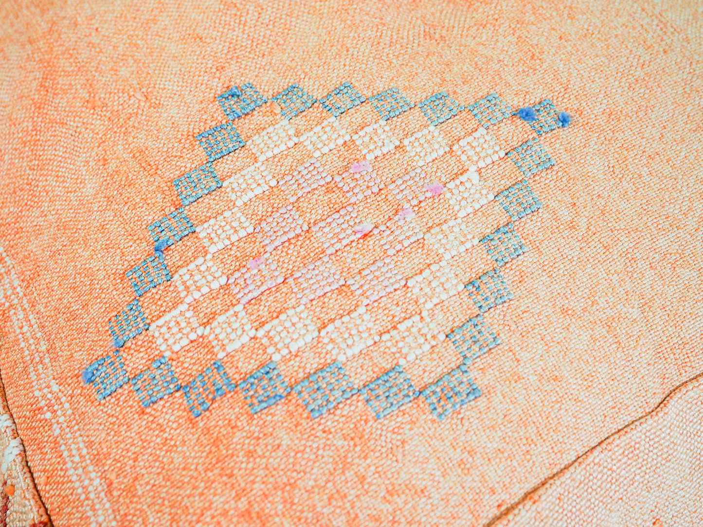 Marokkanischer Sabra Pouf ´Fatna´ – Handgefertigt aus Kaktusseide