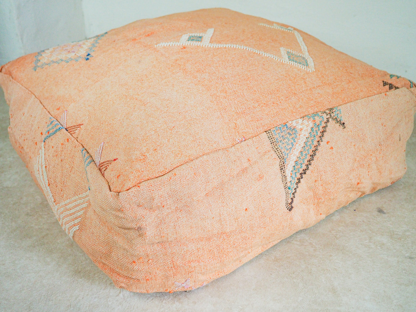 Marokkanischer Sabra Pouf ´Fatna´ – Handgefertigt aus Kaktusseide