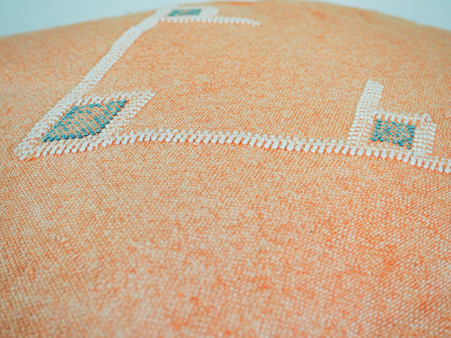 Marokkanischer Sabra Pouf ´Fatna´ – Handgefertigt aus Kaktusseide