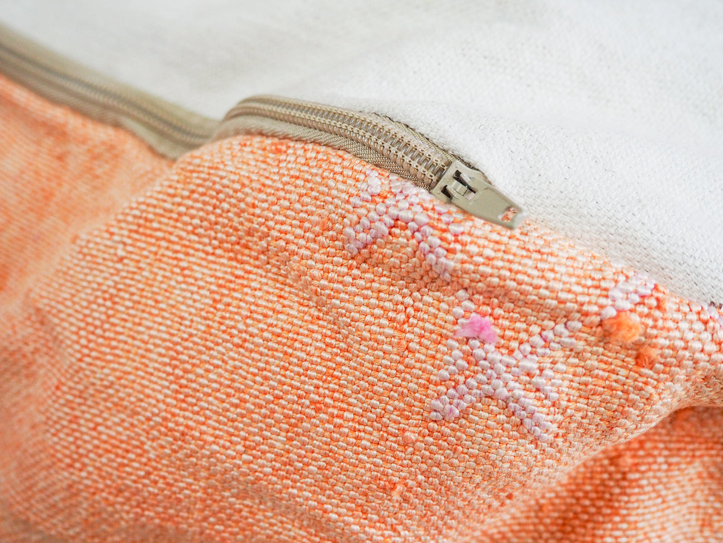 Marokkanischer Sabra Pouf ´Fatna´ – Handgefertigt aus Kaktusseide