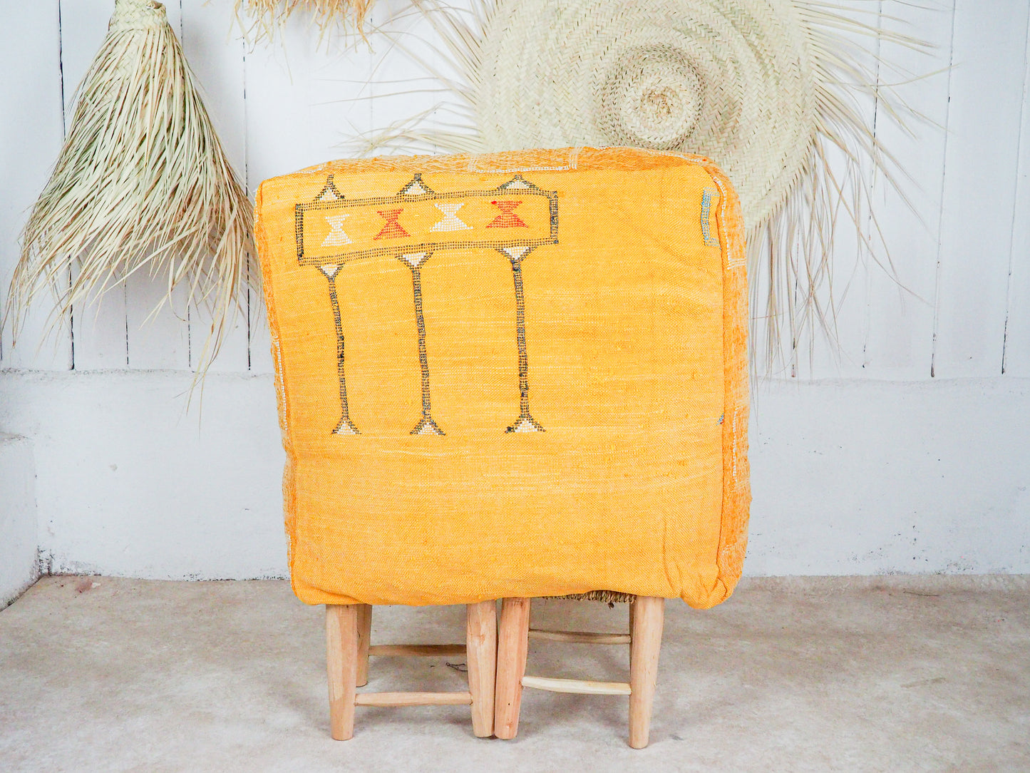 Marokkanischer Sabra Pouf ´Noura´ – Handgefertigt aus Kaktusseide