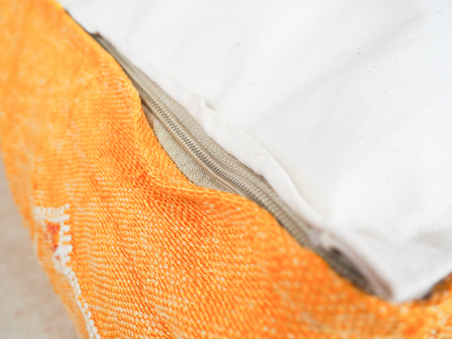 Marokkanischer Sabra Pouf ´Noura´ – Handgefertigt aus Kaktusseide