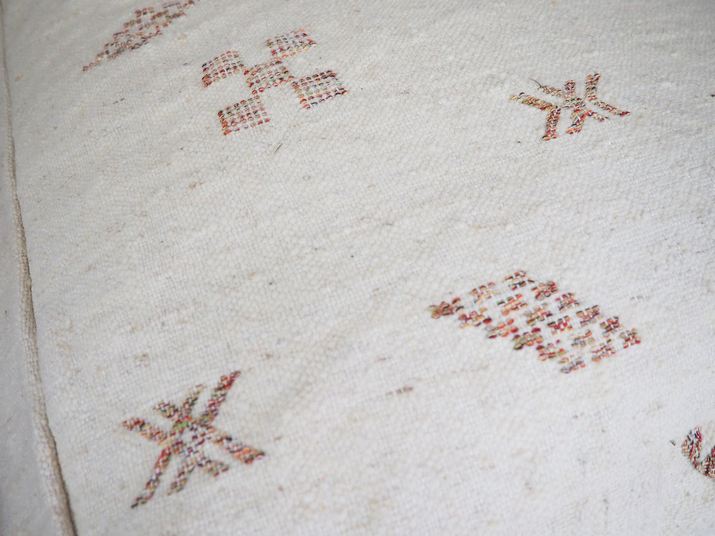 Handgefertigter Kilim Pouf aus Marokko ´Nour´ – Traditionelles Design und Naturmaterialien