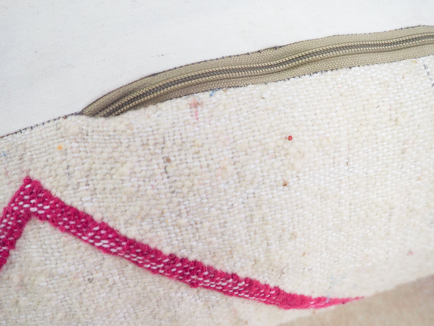 Handgefertigter Kilim Pouf aus Marokko ´Leila´ – Traditionelles Design und Naturmaterialien