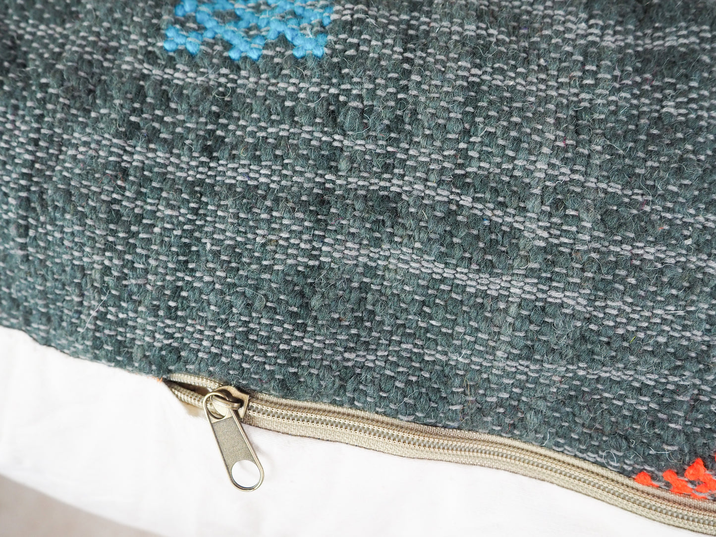 Handgefertigter Kilim Pouf aus Marokko ´Sanaa´ – Traditionelles Design und Naturmaterialien