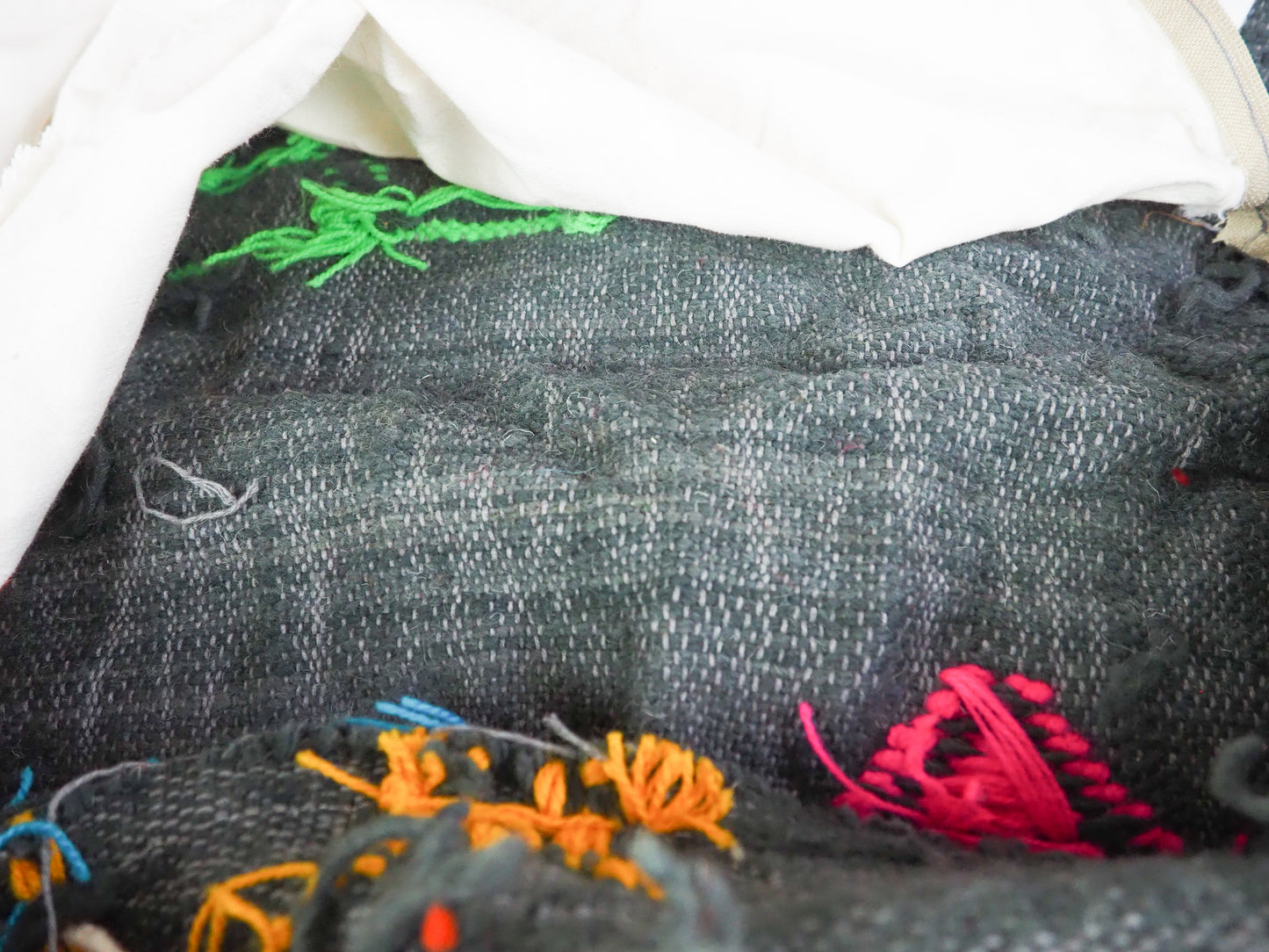 Handgefertigter Kilim Pouf aus Marokko ´Sanaa´ – Traditionelles Design und Naturmaterialien