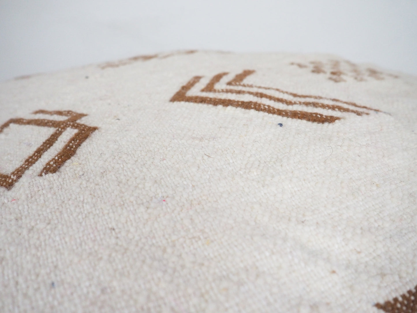 Handgefertigter Kilim Pouf aus Marokko ´malika´ – Traditionelles Design und Naturmaterialien