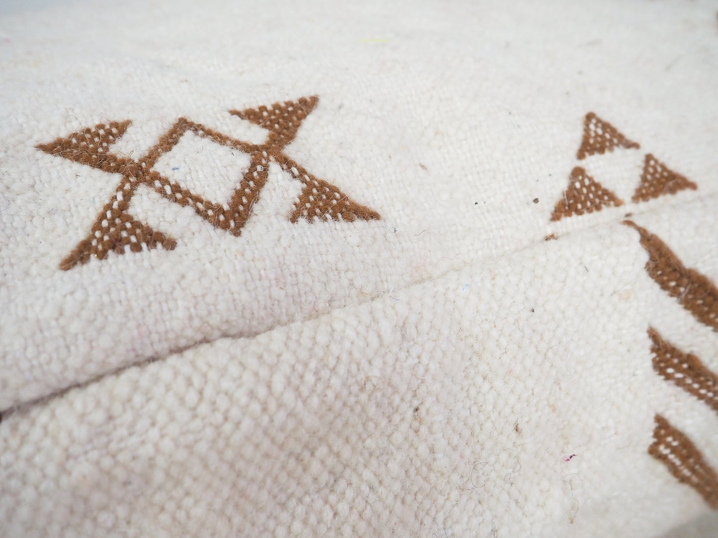 Handgefertigter Kilim Pouf aus Marokko ´malika´ – Traditionelles Design und Naturmaterialien