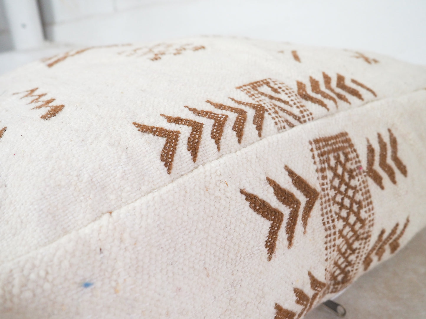 Handgefertigter Kilim Pouf aus Marokko ´malika´ – Traditionelles Design und Naturmaterialien