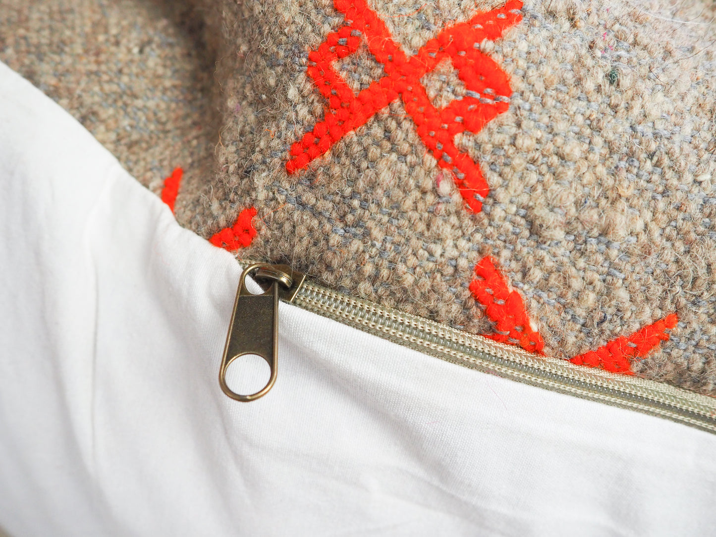 Handgefertigter Kilim Pouf aus Marokko ´Yasmina´ – Traditionelles Design und Naturmaterialien