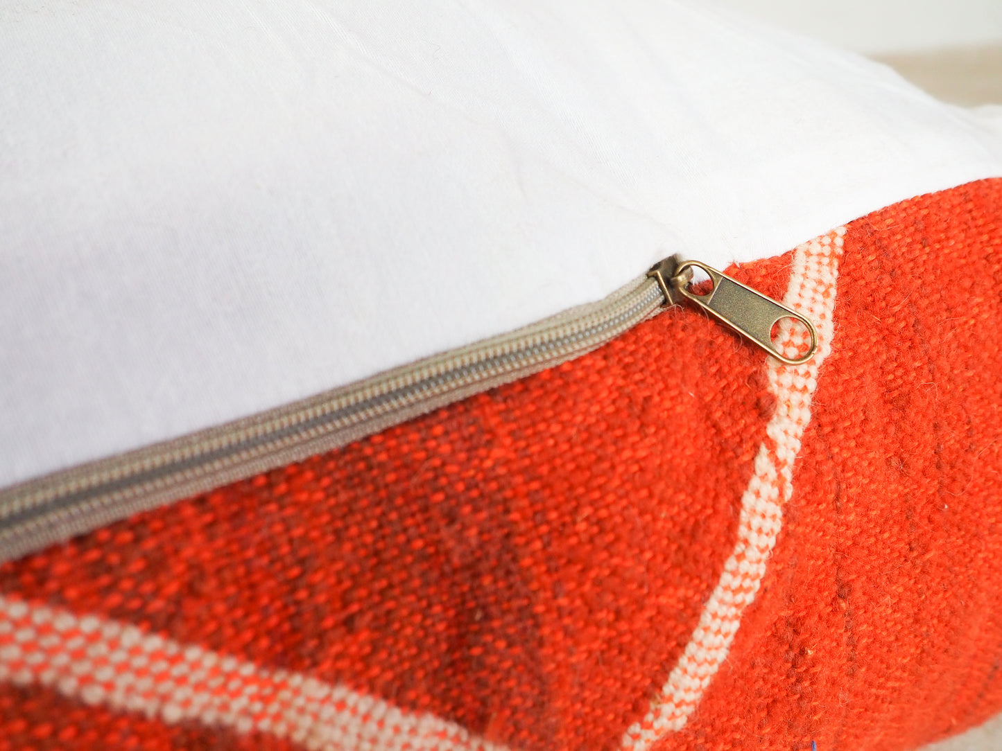 Handgefertigter Kilim Pouf aus Marokko ´Ouarda´ – Traditionelles Design und Naturmaterialien